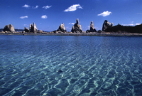 国の名勝天然記念物の橋杭岩