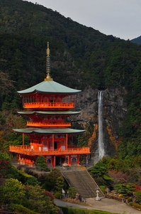 那智の滝と三重塔（11月撮影）