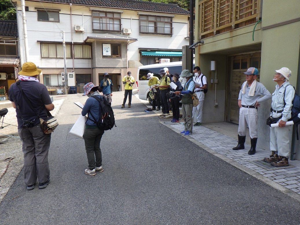 出発前のミーティング