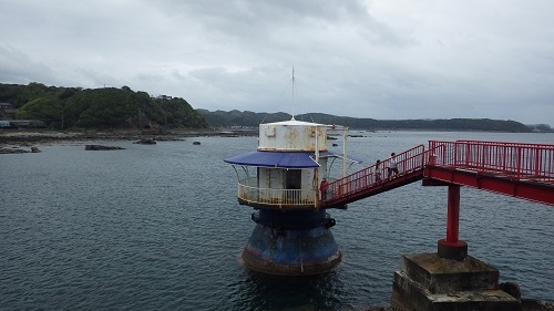 串本海中公園センターの海中展望塔