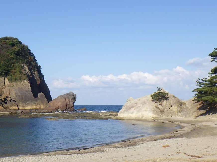 かえる島（左）と千畳敷