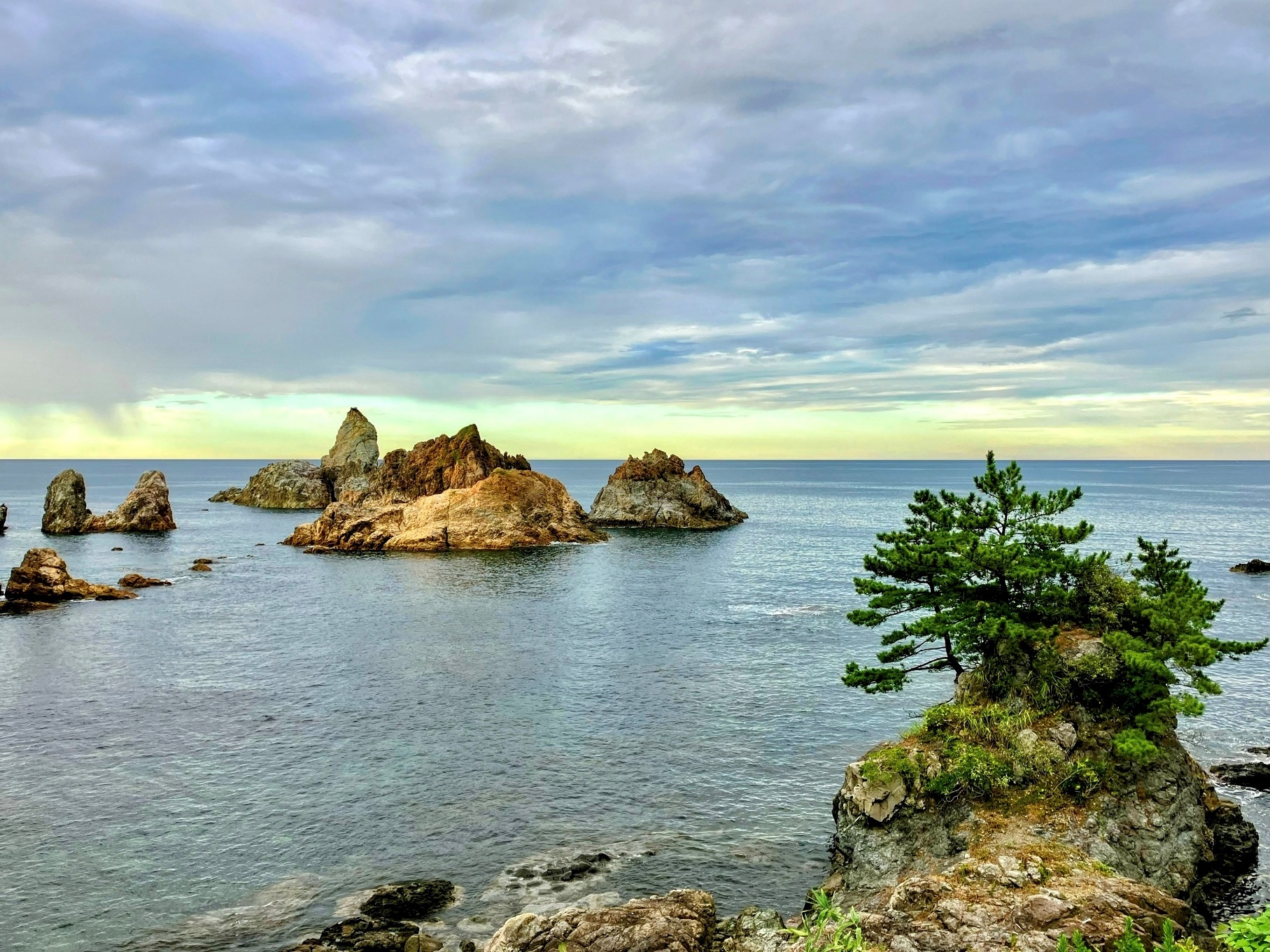 穴見海岸の島々