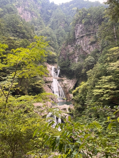 台風前の七ツ釜滝の様子