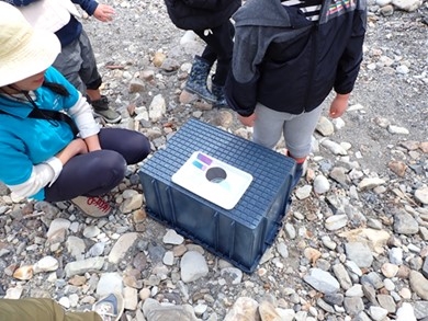 温泉成分のPHを確認