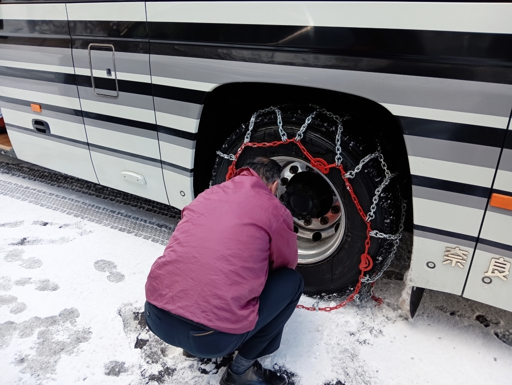 タイヤにチェーンを装着