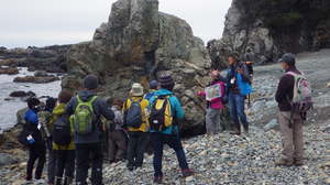 砂利浜と奇岩(21019年12月7日)